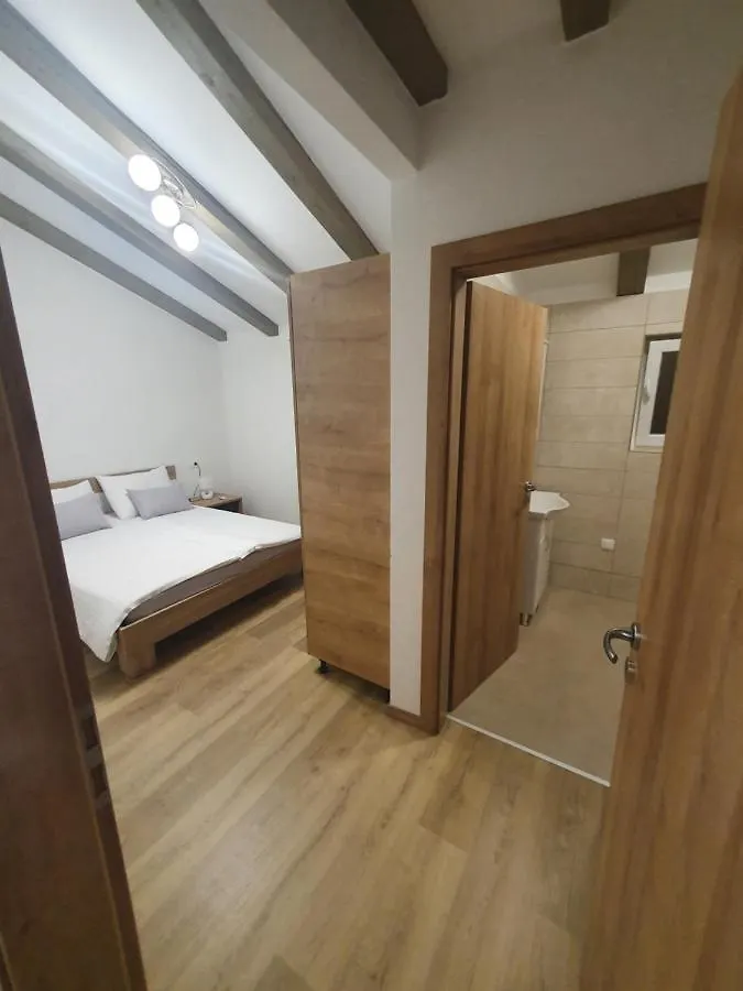 Apartment Apartmani Maris Rab Town