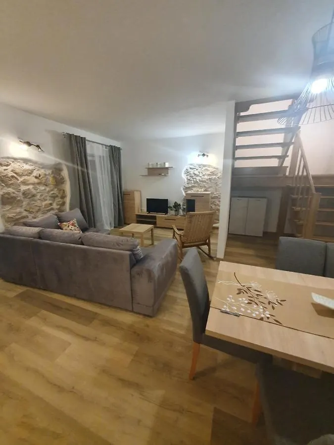 Apartment Apartmani Maris Rab Town